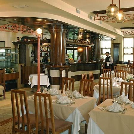 Hotel Irisa Букурещ Екстериор снимка