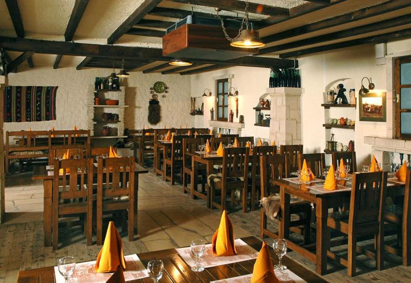 Hotel Irisa Букурещ Екстериор снимка