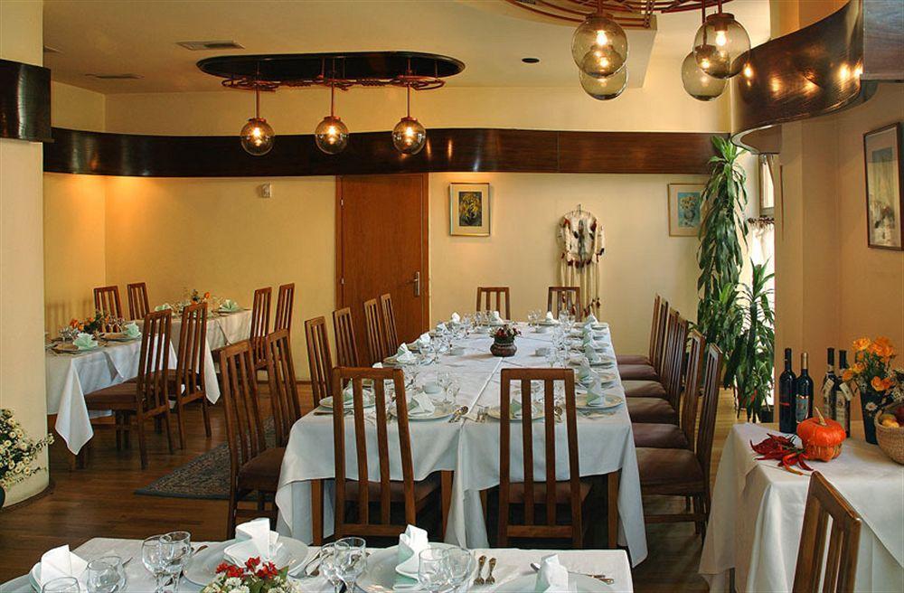 Hotel Irisa Букурещ Екстериор снимка